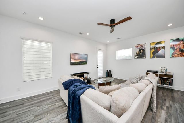 1066 Mansfield Street, Houston, TX 77091