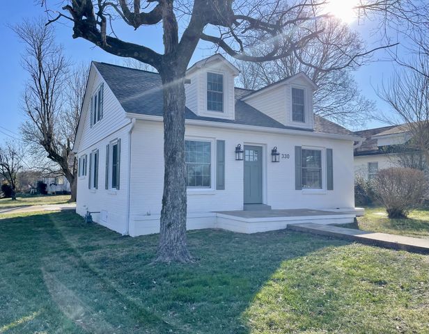 330 Jackson Ave, Lawrenceburg, TN 38464