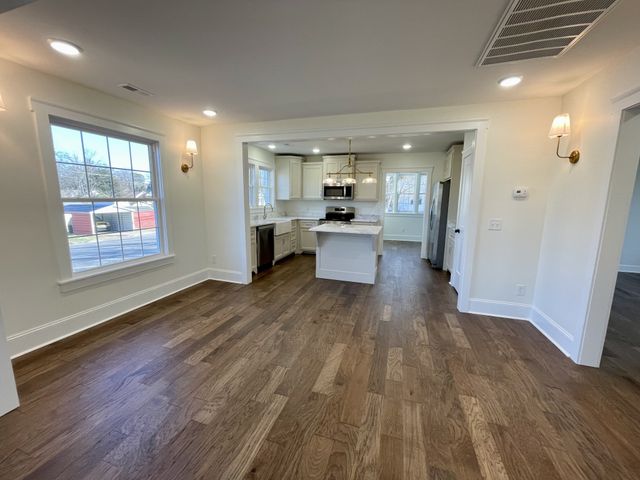 330 Jackson Ave, Lawrenceburg, TN 38464