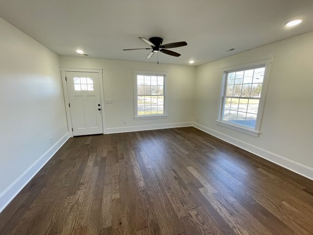 330 Jackson Ave, Lawrenceburg, TN 38464