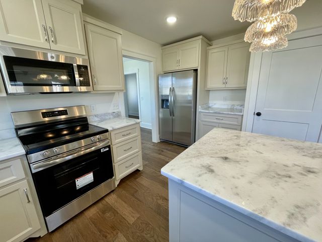 330 Jackson Ave, Lawrenceburg, TN 38464