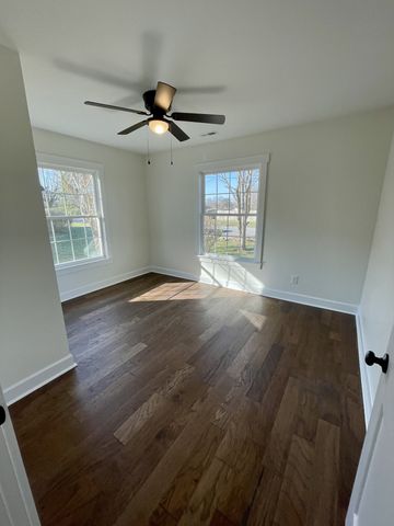 330 Jackson Ave, Lawrenceburg, TN 38464