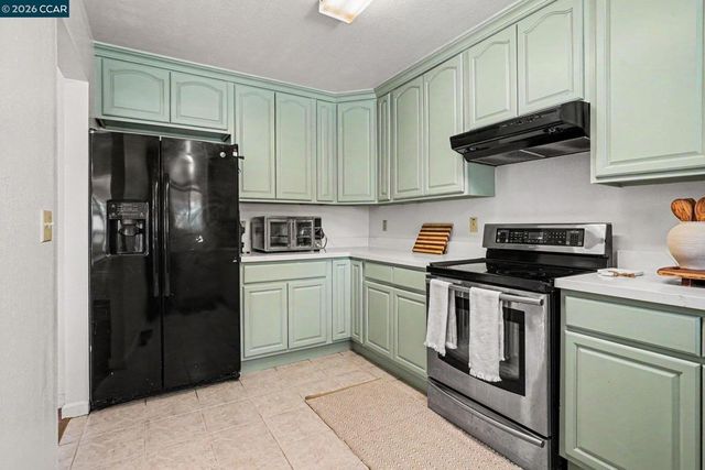 3570 Somerset Ave, Castro Valley, CA 94546