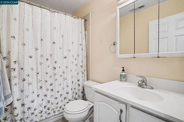 3570 Somerset Ave, Castro Valley, CA 94546