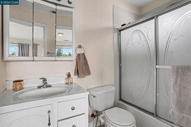 3570 Somerset Ave, Castro Valley, CA 94546