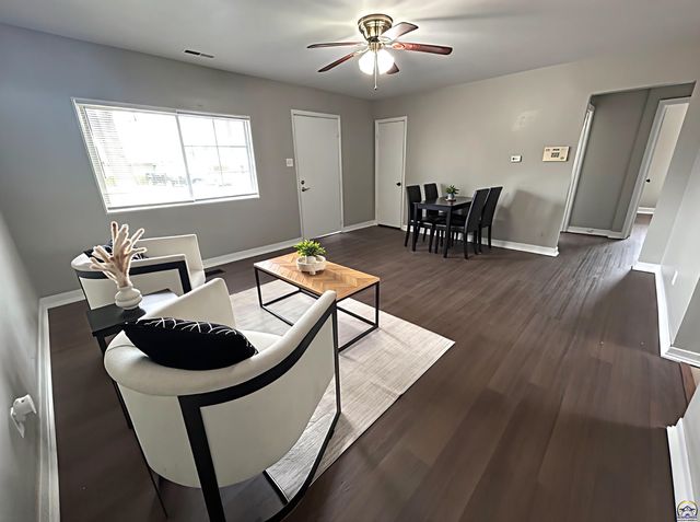 3387 SW Clare AVE, Topeka, KS 66611