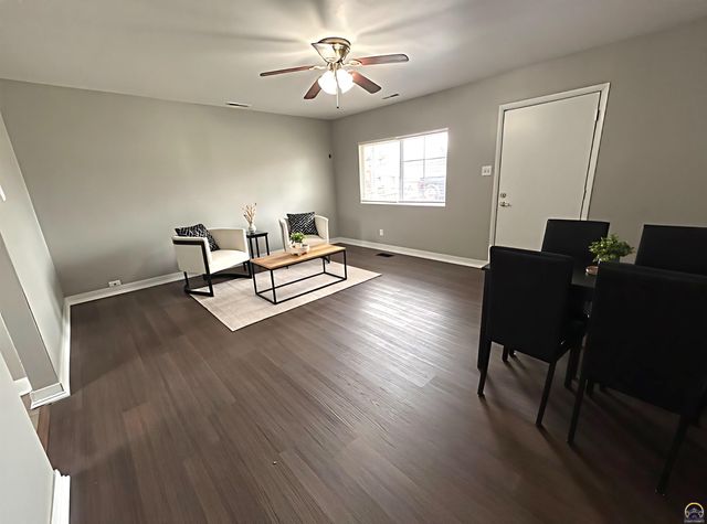 3387 SW Clare AVE, Topeka, KS 66611