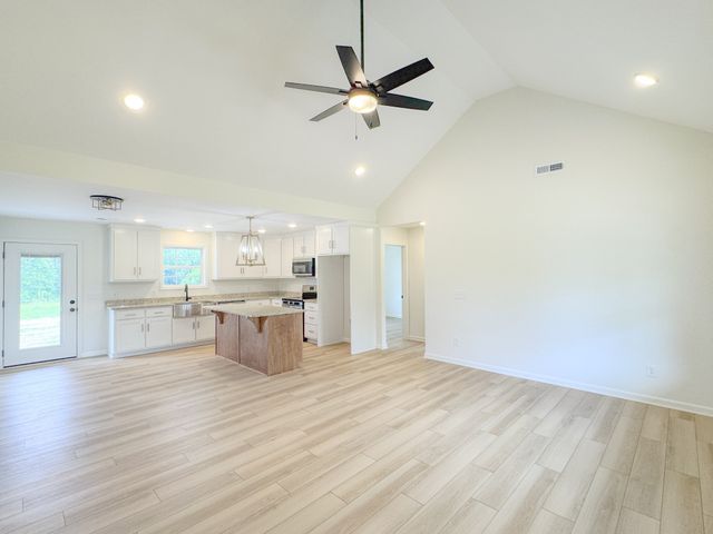 4649 Scottsville Rd, Lafayette, TN 37083