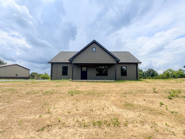 4649 Scottsville Rd, Lafayette, TN 37083