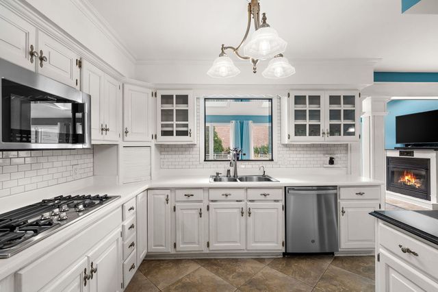 1442 Saint Andrews Drive, Schererville, IN 46375