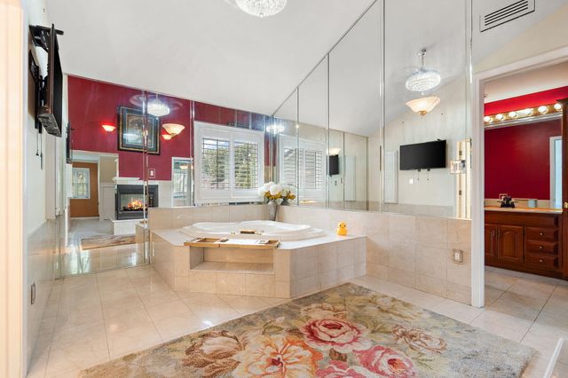 1442 Saint Andrews Drive, Schererville, IN 46375