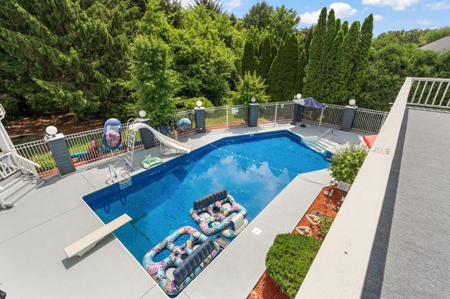 1442 Saint Andrews Drive, Schererville, IN 46375