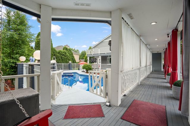 1442 Saint Andrews Drive, Schererville, IN 46375