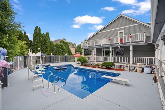 1442 Saint Andrews Drive, Schererville, IN 46375