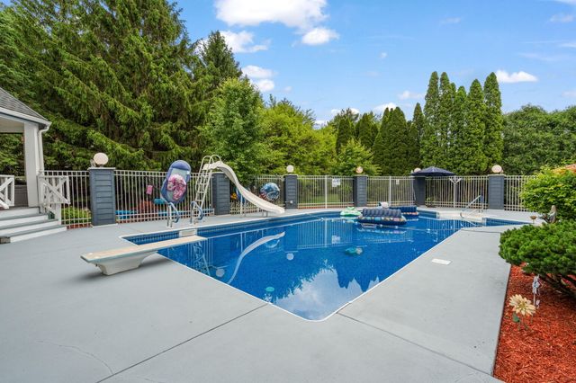 1442 Saint Andrews Drive, Schererville, IN 46375