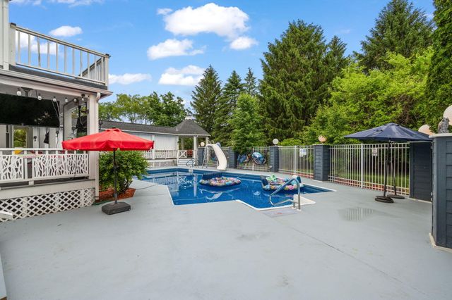 1442 Saint Andrews Drive, Schererville, IN 46375