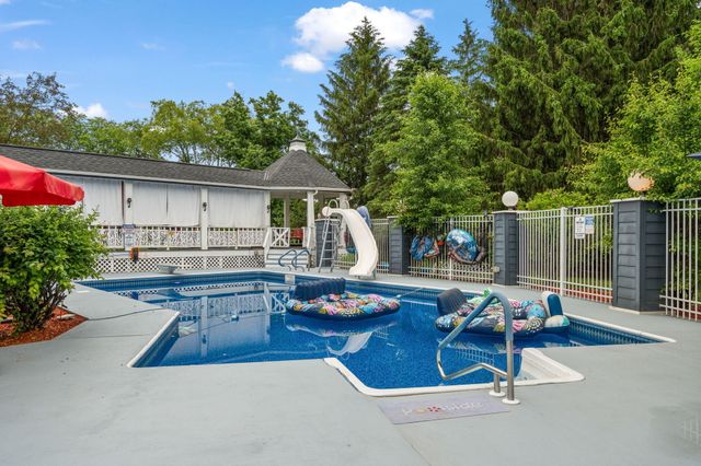 1442 Saint Andrews Drive, Schererville, IN 46375