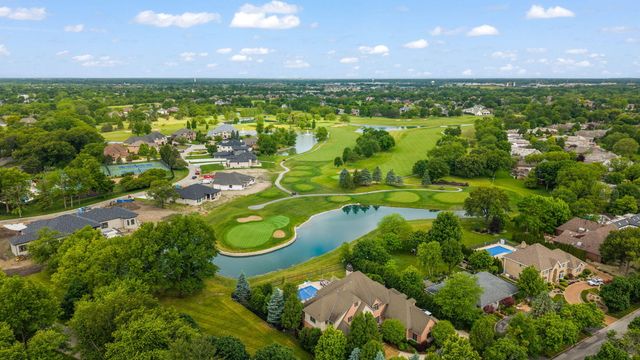 1442 Saint Andrews Drive, Schererville, IN 46375