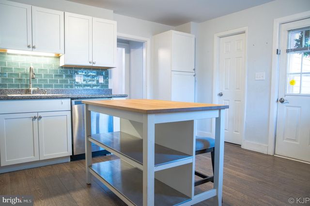 231 W LOCUST ST, Mechanicsburg, PA 17055