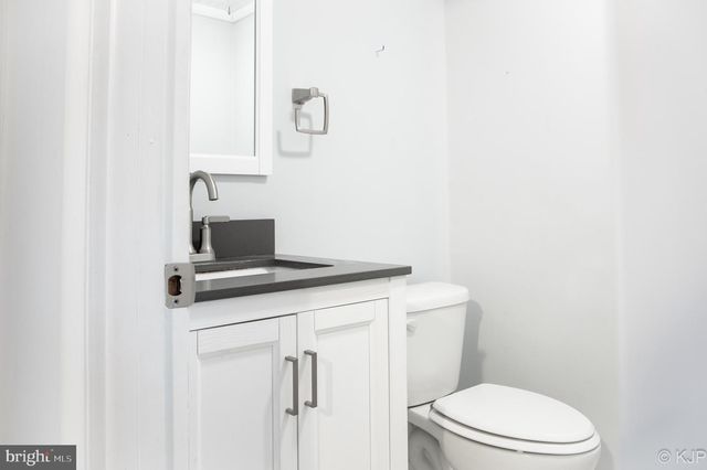 231 W LOCUST ST, Mechanicsburg, PA 17055