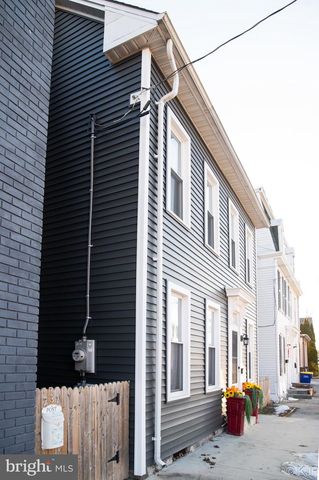 231 W LOCUST ST, Mechanicsburg, PA 17055