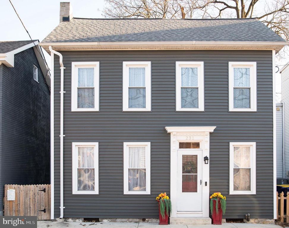 231 W LOCUST ST, Mechanicsburg, PA 17055
