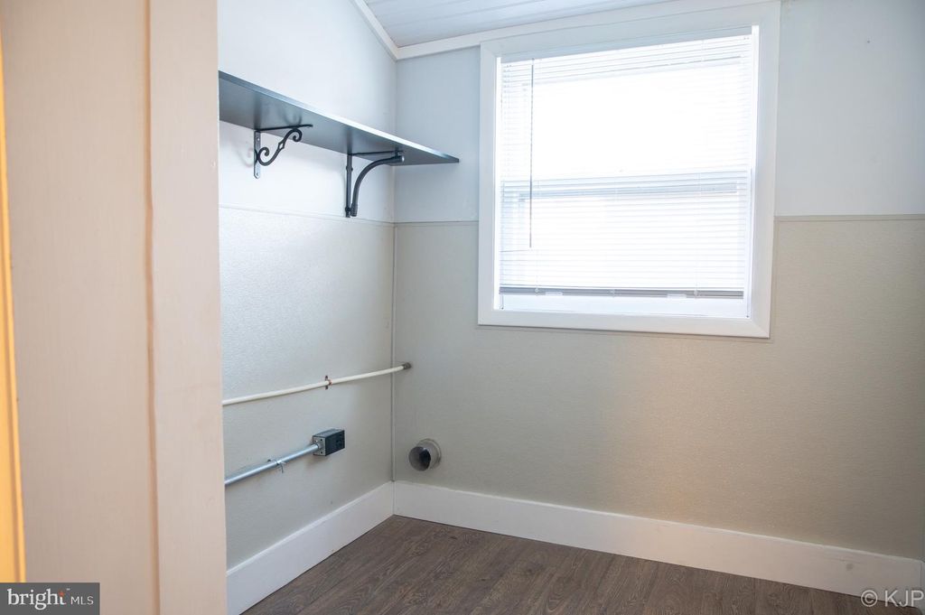 Image 21 of property listing at 231 W LOCUST ST, Mechanicsburg, PA 17055