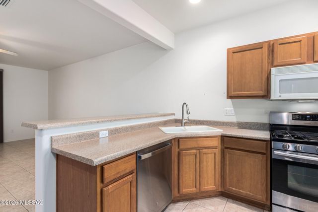 468 W Windham Boulevard, Green Valley, AZ 85614