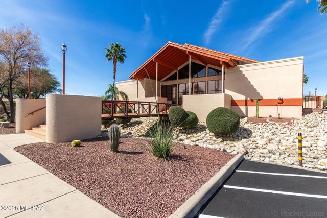 468 W Windham Boulevard, Green Valley, AZ 85614