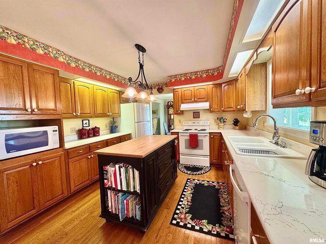 9879 Steel City Road, Benton, IL 62812