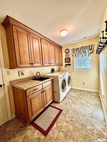 9879 Steel City Road, Benton, IL 62812