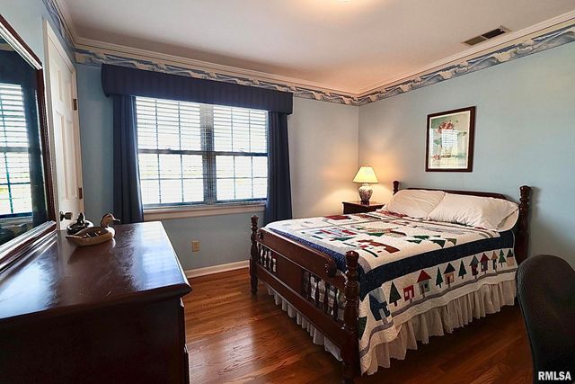 9879 Steel City Road, Benton, IL 62812