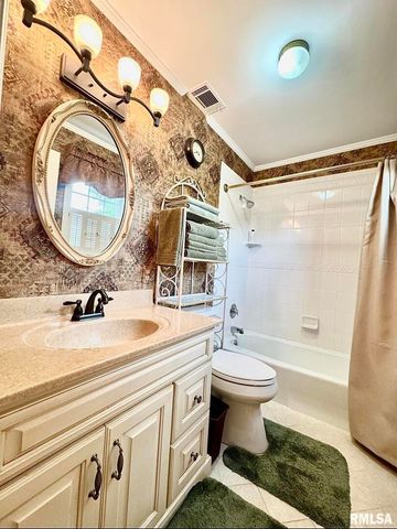 9879 Steel City Road, Benton, IL 62812