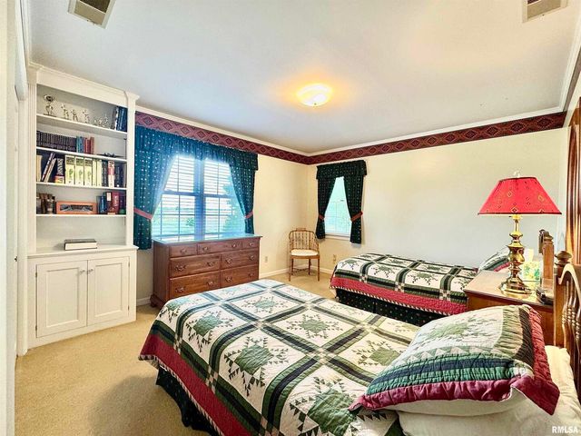 9879 Steel City Road, Benton, IL 62812