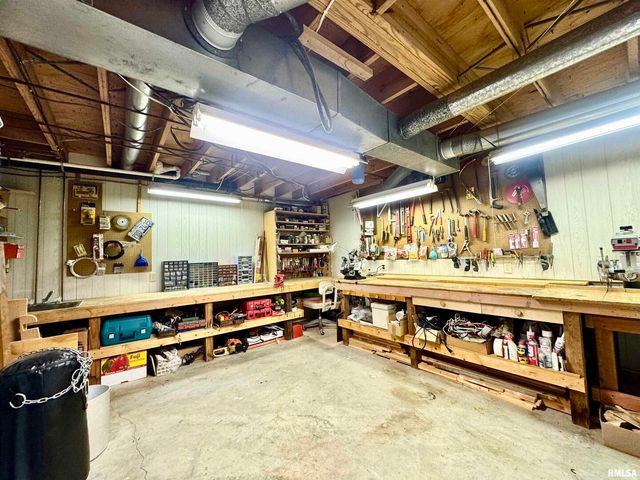 9879 Steel City Road, Benton, IL 62812