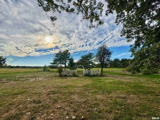 9879 Steel City Road, Benton, IL 62812