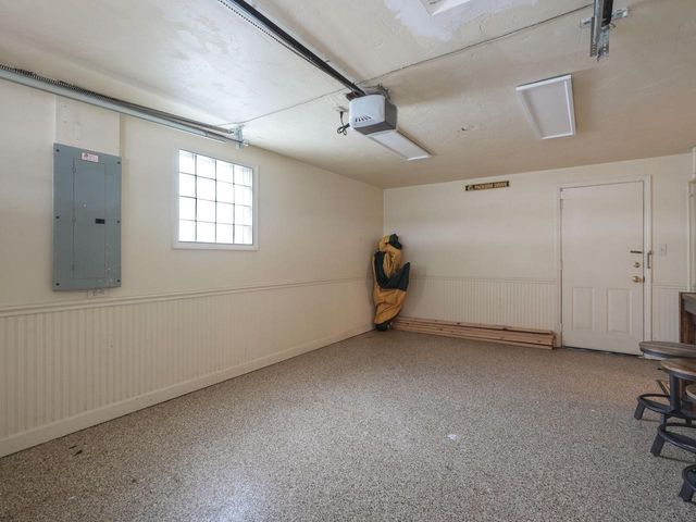 1735 S Oneida STREET, Green Bay, WI 54304