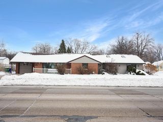 1735 S Oneida STREET, Green Bay, WI 54304
