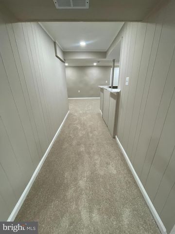 9015 CONGRESS PL, Landover, MD 20785
