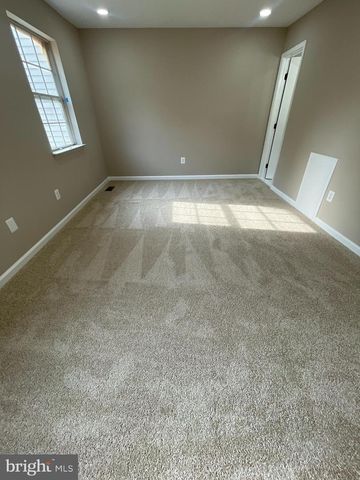 9015 CONGRESS PL, Landover, MD 20785