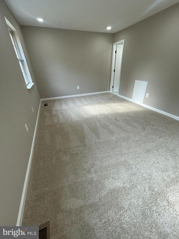 9015 CONGRESS PL, Landover, MD 20785