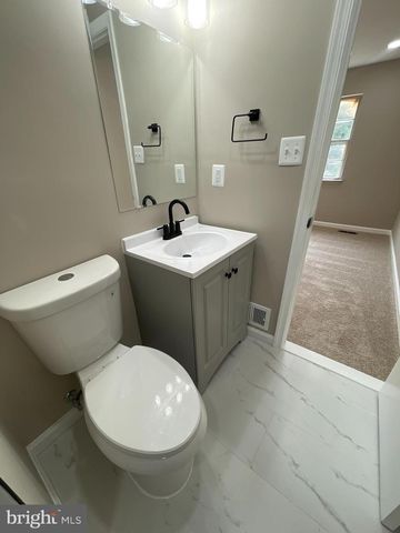 9015 CONGRESS PL, Landover, MD 20785