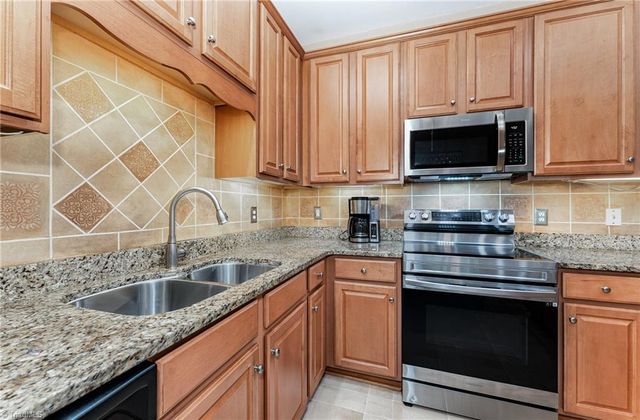 215 Channel Cove Court, Jamestown, NC 27282