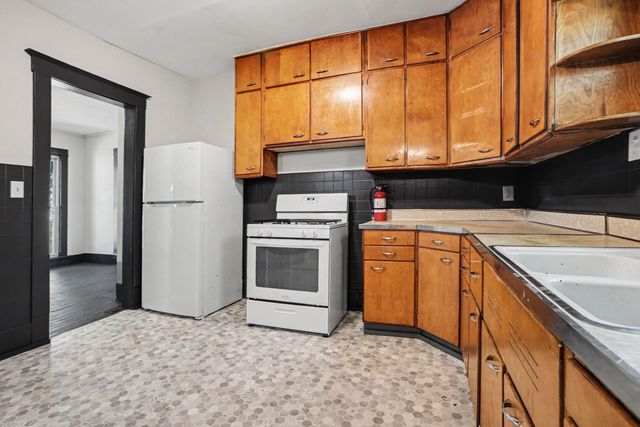 238 4th Avenue, Three Rivers City, MI 49093