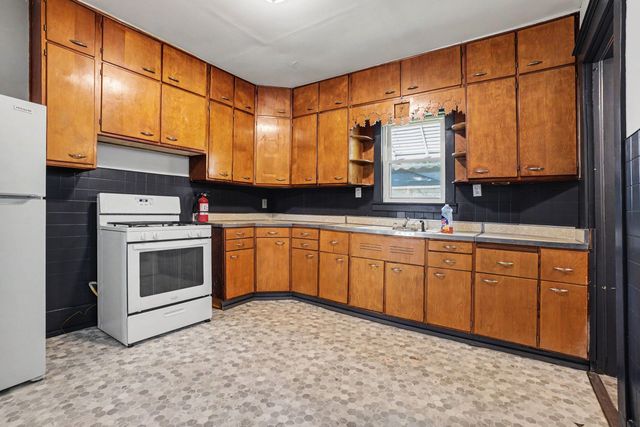 238 4th Avenue, Three Rivers City, MI 49093