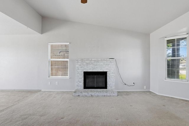 1707 Chateau Dr, Olivehurst, CA 95961