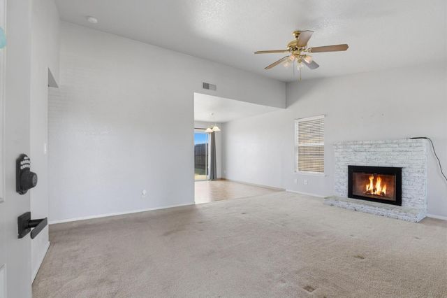 1707 Chateau Dr, Olivehurst, CA 95961