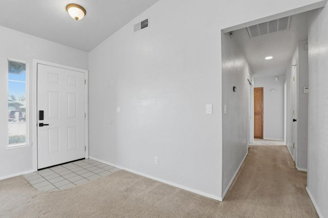 1707 Chateau Dr, Olivehurst, CA 95961