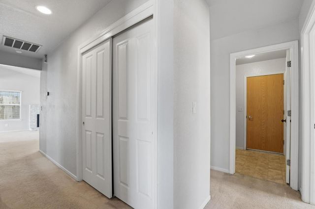 1707 Chateau Dr, Olivehurst, CA 95961