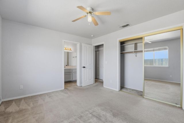 1707 Chateau Dr, Olivehurst, CA 95961